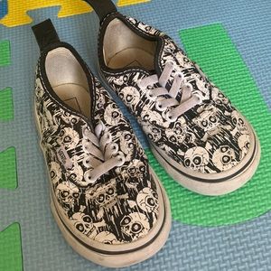 Kids/baby skull vans size 6